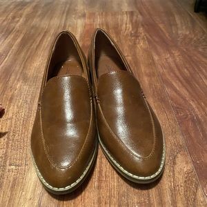 Never worn Indigo Rd Brown faux leather Oxfords